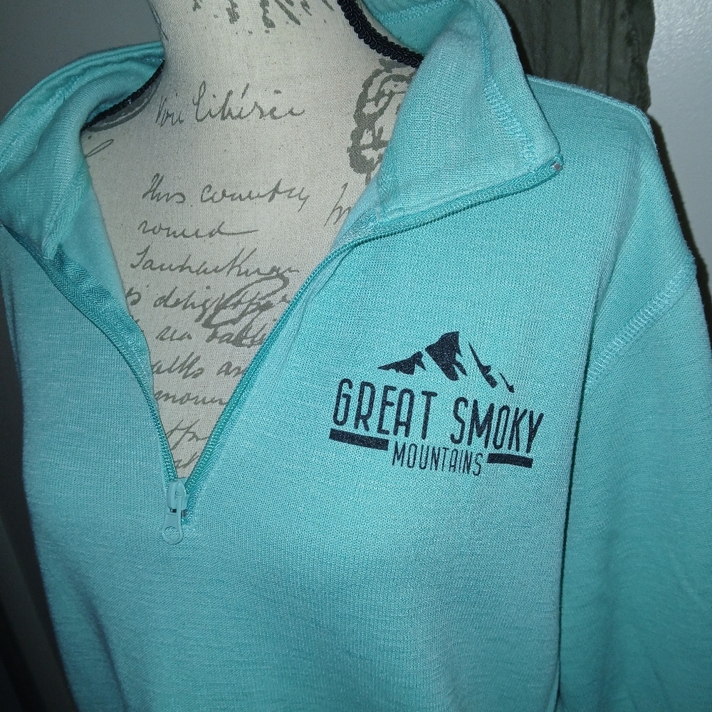 Great Smokey Mountain pullover